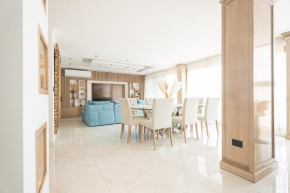 Stunning PH 4bd W/Rooftop Jacuzzi 5th AV
